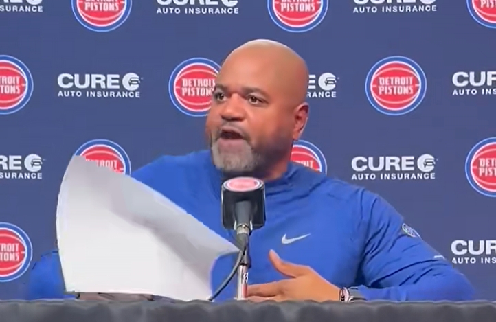 开云体育下载网址-从“湖人一定要赢吗”到“苦SGA久矣” 盘点主教练炮轰裁判名场面